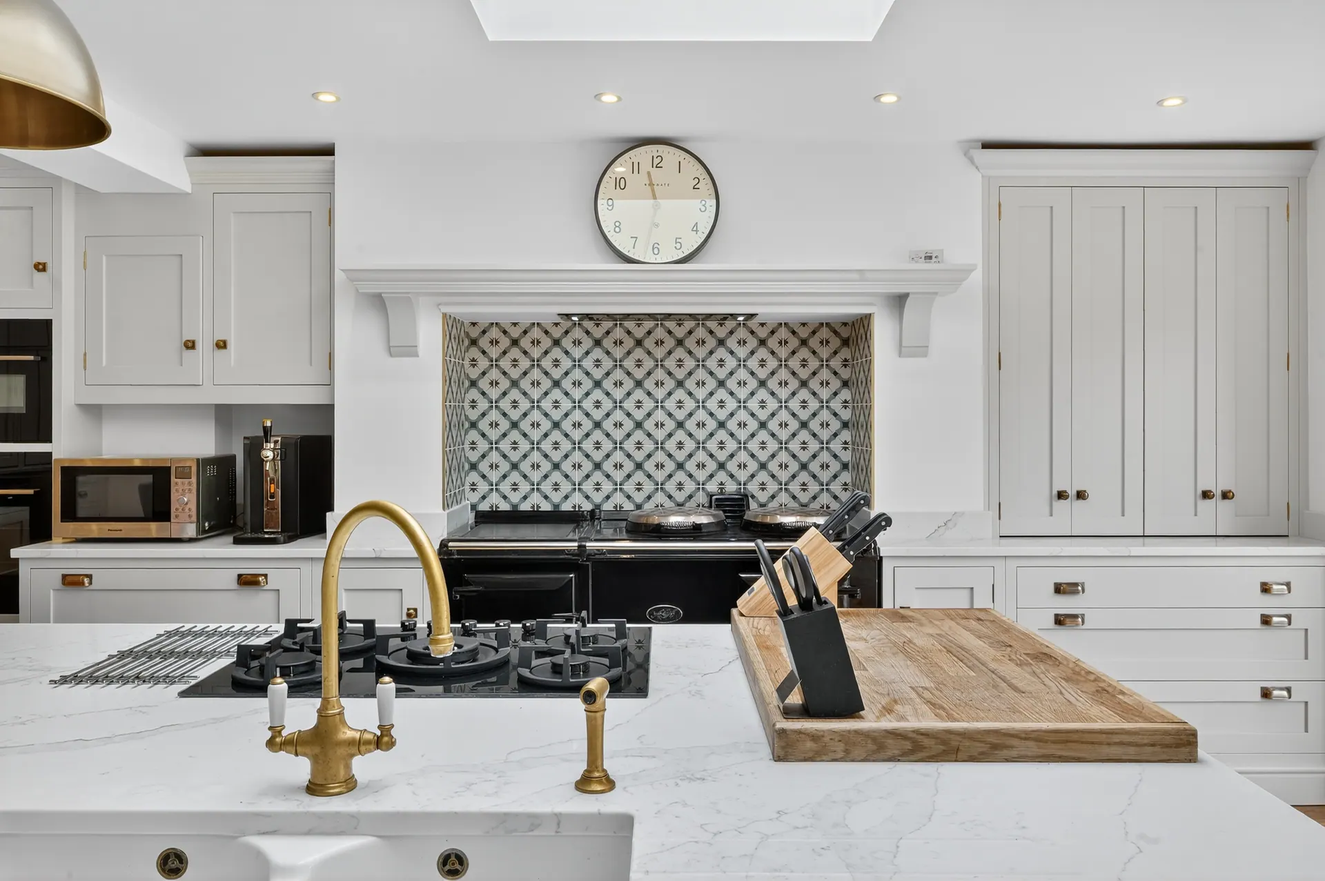 A family shaker kitchen by Charles Vivian